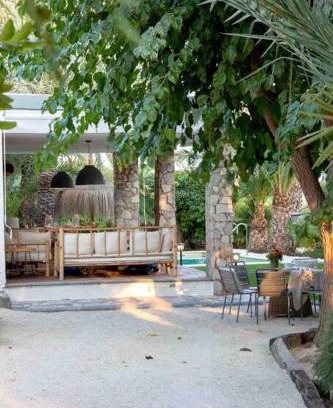 Algoda House | La Casa del Zurdo, oasis de palmeras en Alicante con piscina