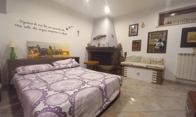 Itri House | La casa delle rose
