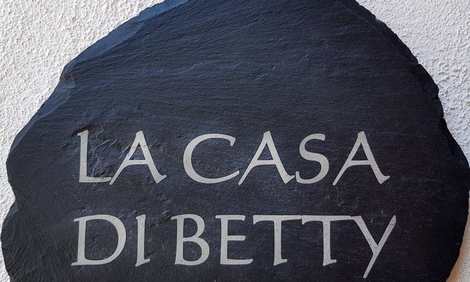 Costarainera Apartment | La Casa di Betty - Holiday home in Costarainera