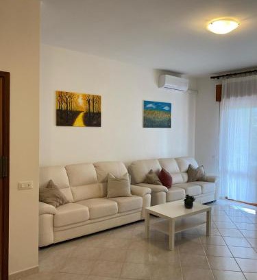 Zona XXXIII Acilia Sud Apartment | La Casa di Carlotta e Camilla