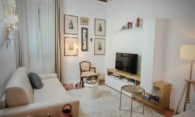 Vescovado Apartment | La Casina a perfect retreat immersed in the beauty of Tuscan nature.
