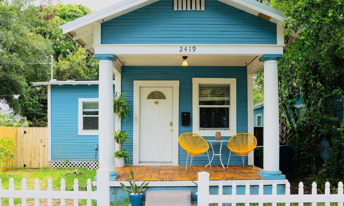 East Tampa House | -La Casita de Belen-Bungalow in Ybor City!1Mile