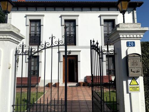 Soto Del Barco House | La Casona de Barganaz