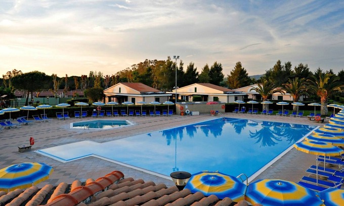 Marina di Cecina Apartment | La Cecinella Apartment 12 in Cecina, pool use A/C