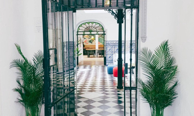 San Vicente House | La Central Sevilla