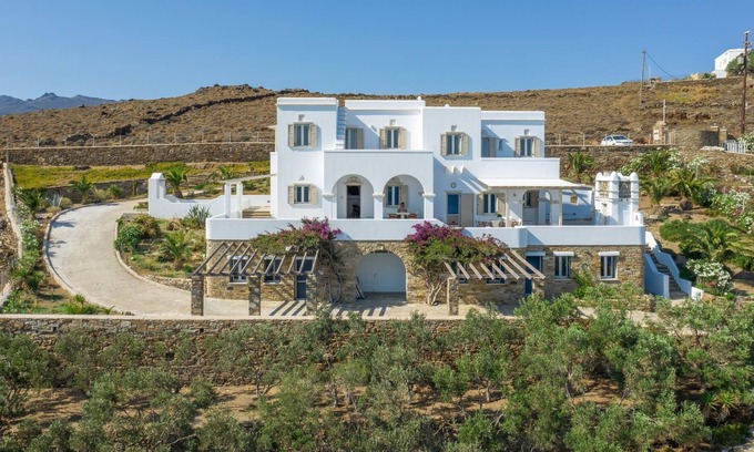 Tinos House | La Chapelle Est & Grand Suite in Tinos