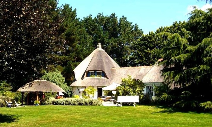 Pleuven House | LA CHAUMIERE - maison familiale, 8' des plages, 8 pers