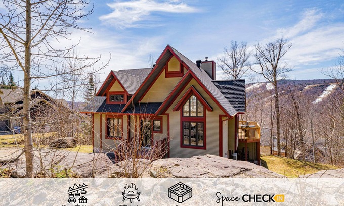Stoneham Ski Chalet | La Cime Spa BBQ Terrasse Montagnes Wifi