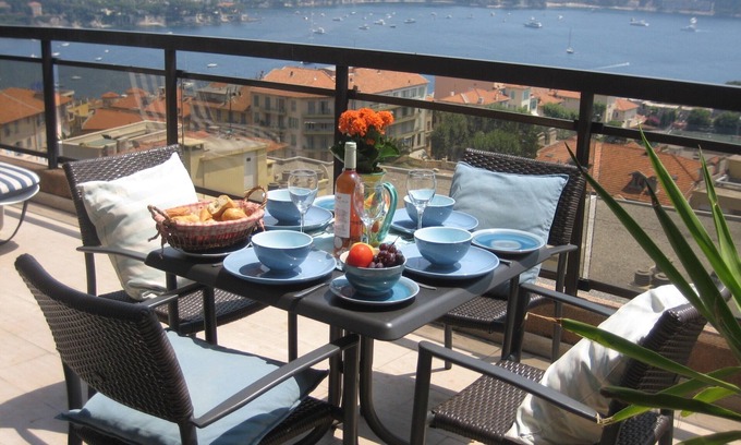 Villefranche-sur-Mer Apartment | 'La Colline' Panoramic 2 bed Apartment. Large Terrace, Sea Views, Pool/Parking