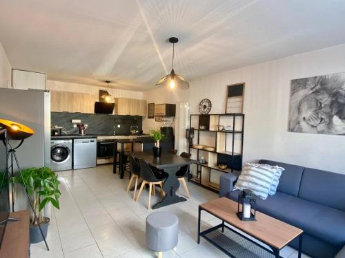 Poitiers Apartment | La Coquille: bright, cozy, 3 min from Parc Expo