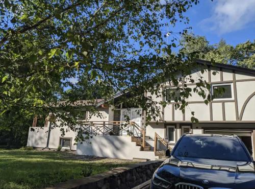 Cookstown House | La Datcha 20 Acres Private Spa, with Pool, Jacuzzi & Wood Burning Sauna