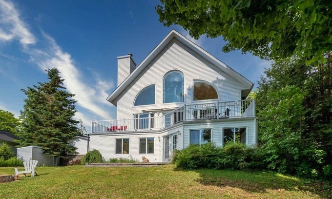 Mauricie Ski Chalet | La Dolce Vita - Home Away From Home
