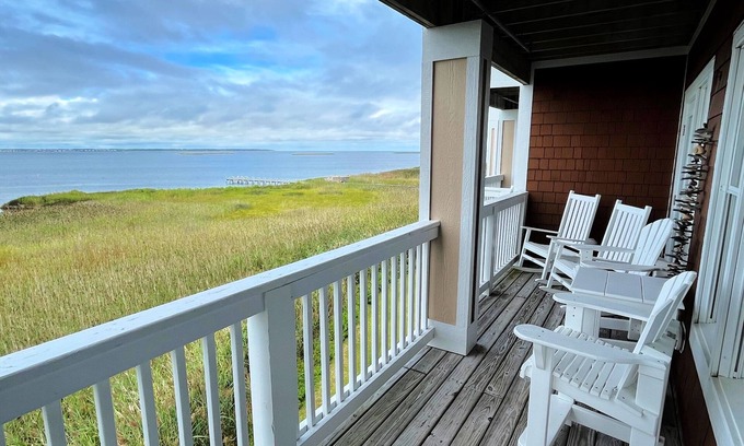 Nags Head Condo | La Dolce Vita II: Soundfront condo w/sunset views, community pool, 2 en-suites!