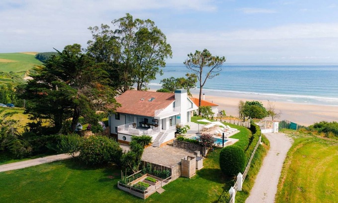 San Vicente de la Barquera Villa | La Gaviota Oyambre Cantabria, Villa in Oyambre Beach. near Comillas