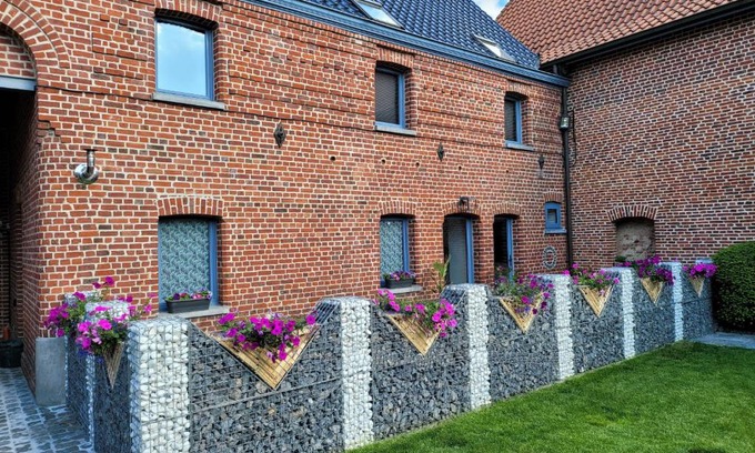 Templeuve House | La Ferme Bleue