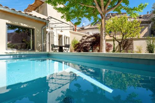 Lagnes House | La Fontaine aux Fées
