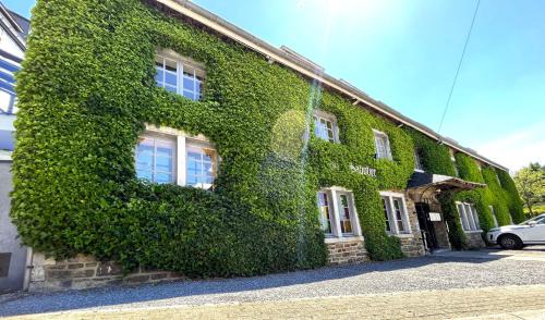Awenne Hotel | La Fontaine du Sabotier