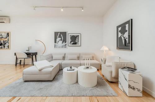 Downtown Montreal Apartment | La Galerie Privée Luxe & Impeccable Stay