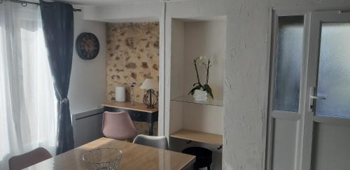 Le Tremblay-sur-Mauldre House | La Grange - 5 couchages avec jardin et terrasse