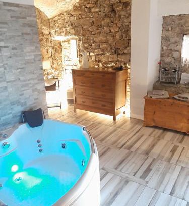 Lezzeno House | La grotta dell'Antica Calvasino - Jacuzzi