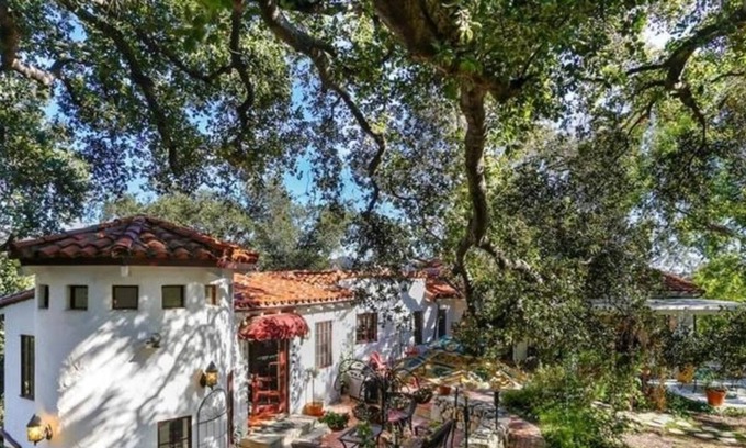 Verdugo Woodlands House | LA hilltop, super-safe sanctuary in the trees