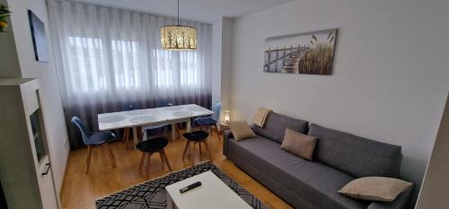 Luanco Apartment | La Isla de la Erbosa 2 de Luanco, Con Garaje 3 Hab - VUT-4925-AS