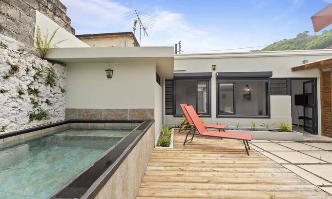 Saint-Pierre Villa | La Kaz'Oranj - Two Bedroom Villa, Sleeps 4