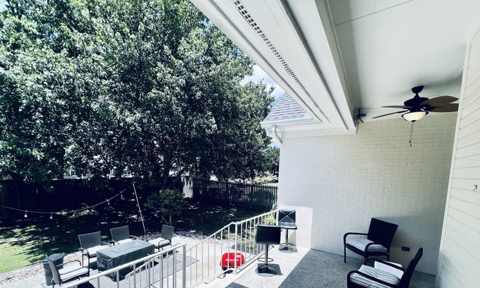 Jackson House | La Maison Blanche — 5 min from major shopping areas