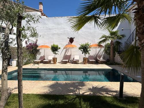 Sete Bed & Breakfast | La Maison De Ville - Piscine & SPA