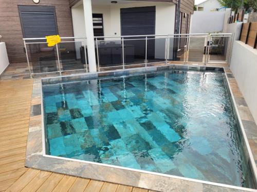 L'Etang-Sale Villa | La maison du bonheur