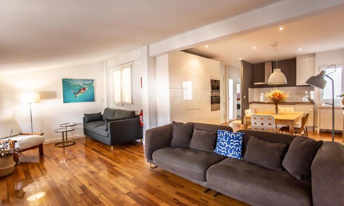 La Marina Apartment | LA MARINA amplio apartamento en pleno centro de Hondarribia