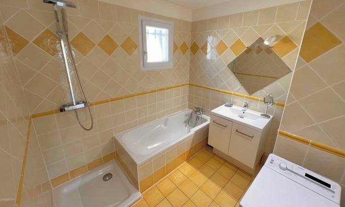 La Crau House | La Marjolaine, Villa for 6 people with swimming pool