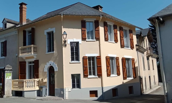 Pierrefitte-Nestalas Apartment | La Marmotte charming view overlooking the church and the mountain
