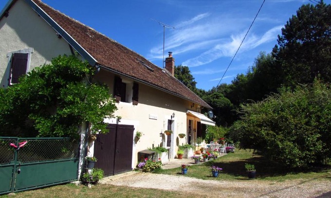Dampierre-sous-Bouhy House | La Marquise, independent, two bedrooms and WIFI