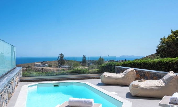 Agia Pelagia Villa | La mer De Crete suite private pool & sea view!