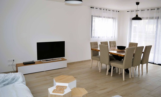 Courseulles-sur-Mer House | La Mer Veille, new house with garden