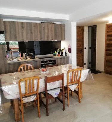 Le Praz de Lys Apartment | La montagne tranquille