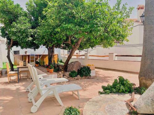 Benadalid House | La Palmera. Casa rural con piscina privada.