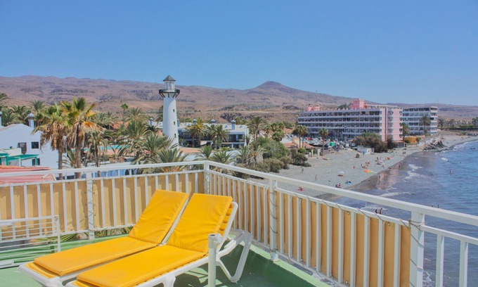 Playa del Aguila House | La Perla - Bungalowanlage DIRECTLY by the sea