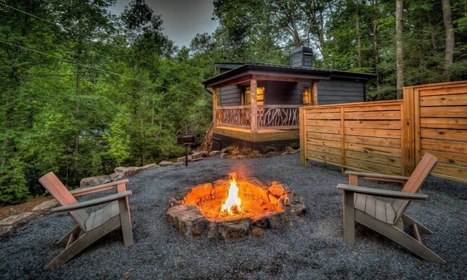 Cashes Valley Cabin | La Pequena Pecos - Modern Rustic Tiny Home along the River! | fire pit