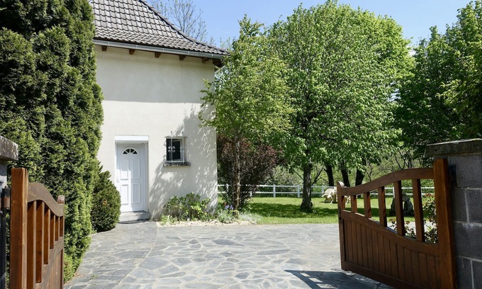 Saint-Jacques-des-Blats Other | "La Petite Maison Nature", with mountain views, private terrace and Wi-Fi