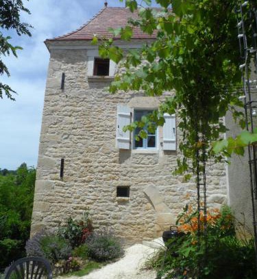 Carlux House | La Petite Tour