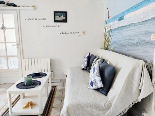Cabourg Apartment | LA PLAYA - VILLA ST LAURENT - Grand Studio avec espace nuit et parking privatif - 40 mètres de la Promenade Marcel Proust