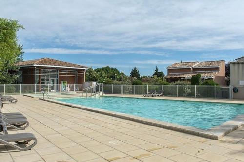 Saint-Saturnin-les-Avignon Apartment | La provençale