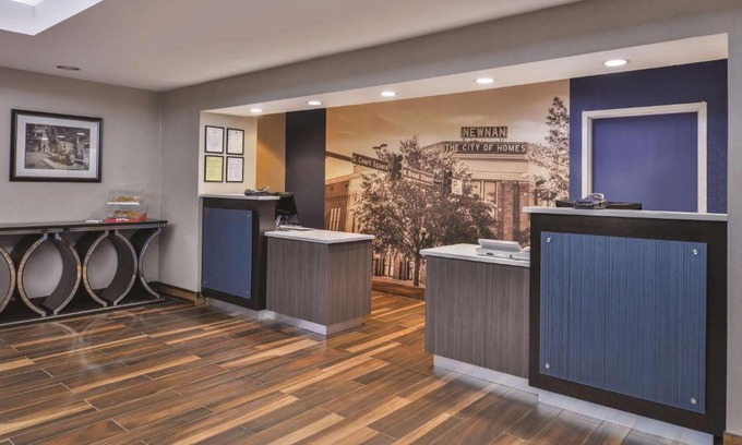 Newnan Hotel | La Quinta by Wyndham Atlanta South - Newnan