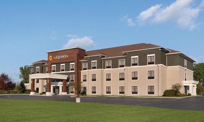 Lackawanna Hotel | La Quinta by Wyndham Lackawanna