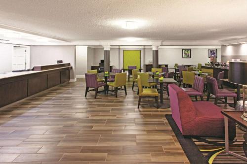 Downtown Hotel | La Quinta Inn by Wyndham Fresno Yosemite