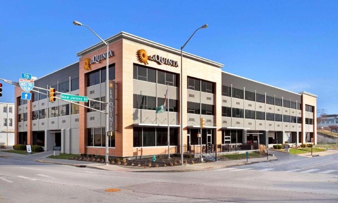 Market East District Hotel | La Quinta Inn & Suites by Wyndham Indianapolis Downtown