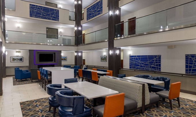 Covington Hotel | La Quinta Inn & Suites by Wyndham Covington