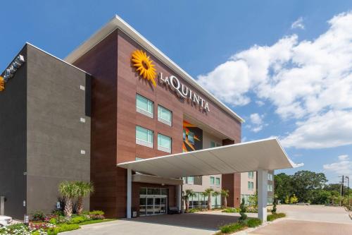 Lafayette Hotel | La Quinta Inn & Suites by Wyndham Lafayette Oil Center